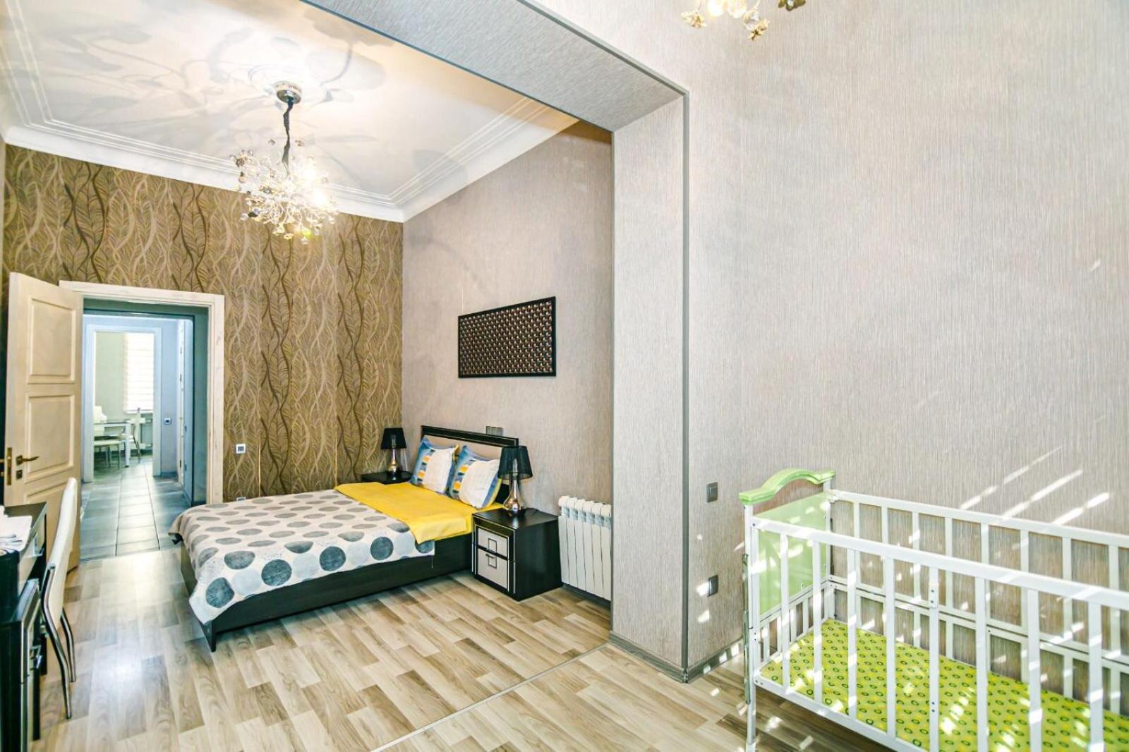 Azneft Square Deluxe Apartment Баку Екстериор снимка
