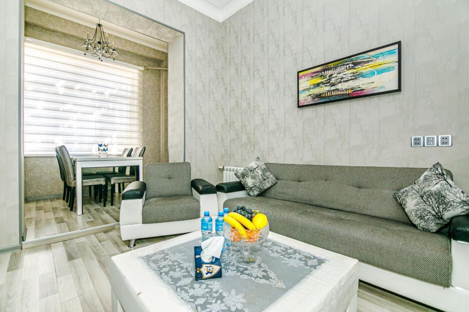 Azneft Square Deluxe Apartment Баку Екстериор снимка