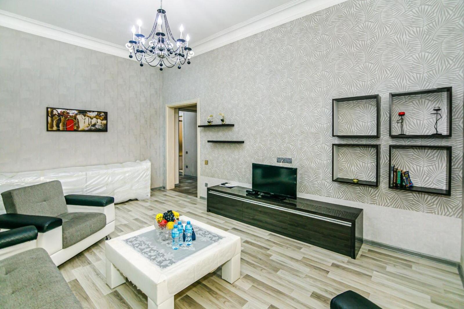 Azneft Square Deluxe Apartment Баку Екстериор снимка