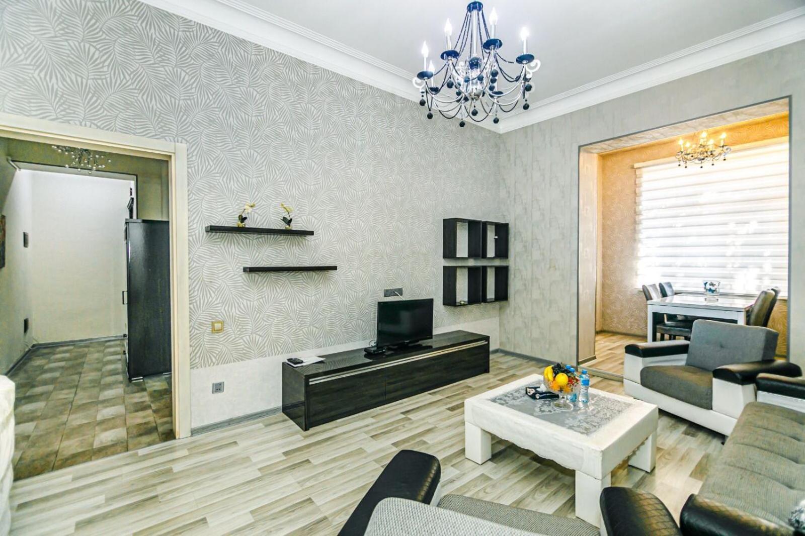 Azneft Square Deluxe Apartment Баку Екстериор снимка