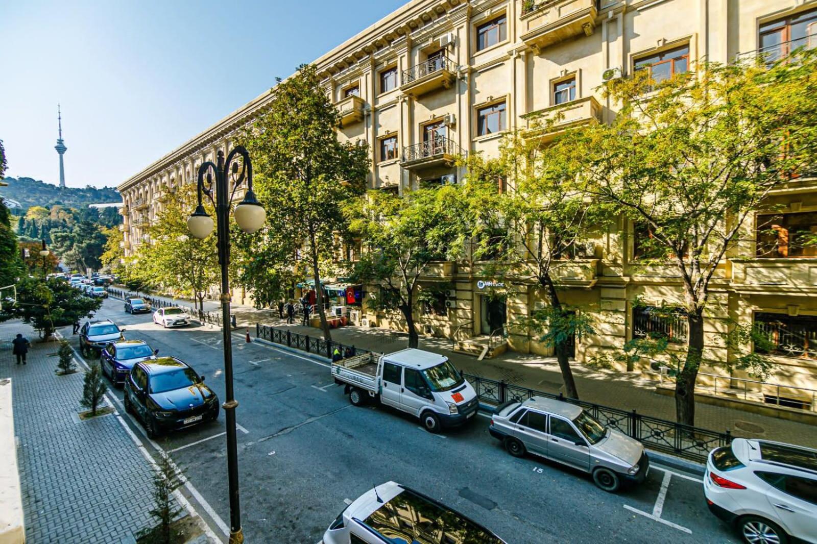Azneft Square Deluxe Apartment Баку Екстериор снимка