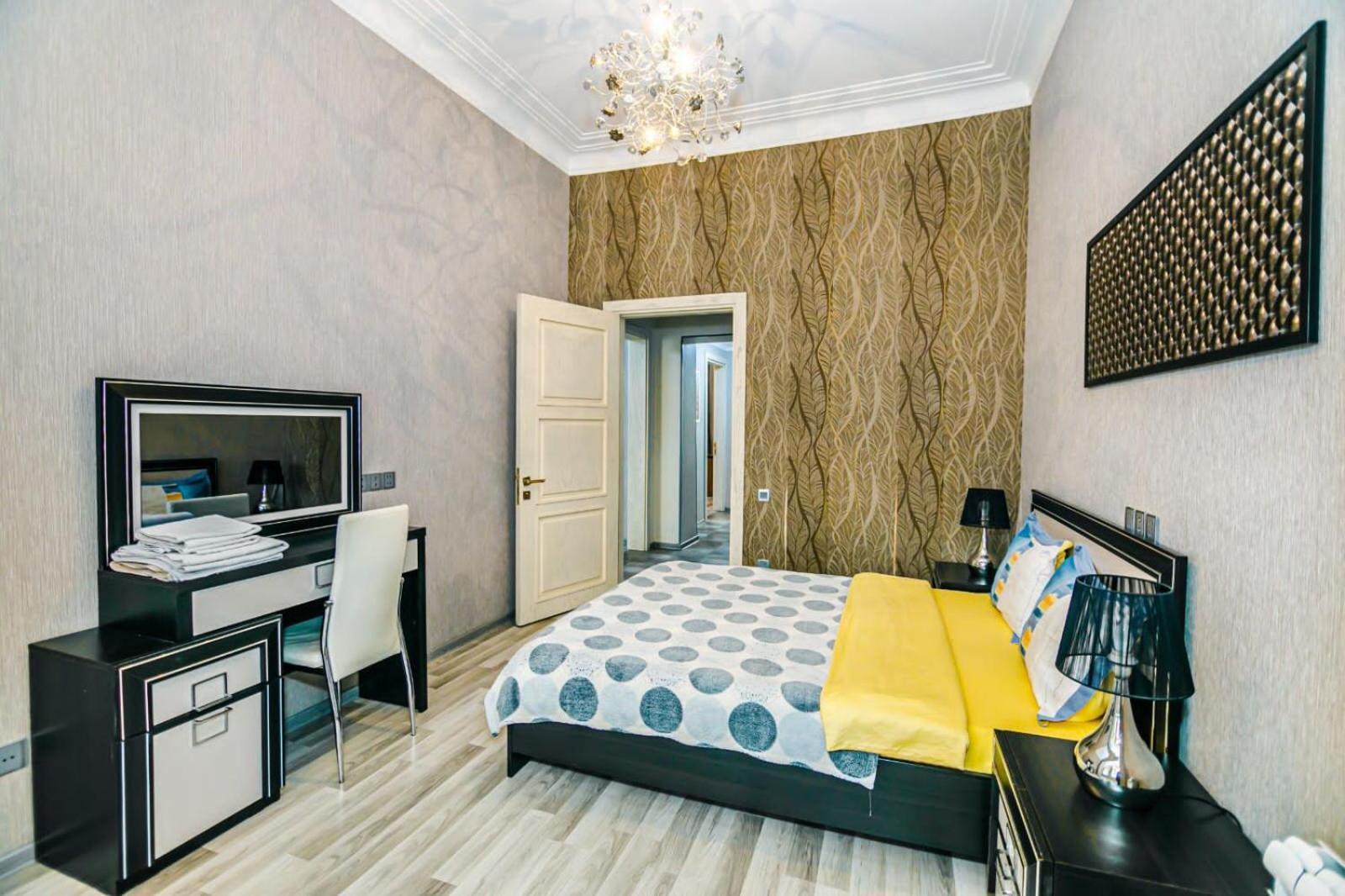 Azneft Square Deluxe Apartment Баку Екстериор снимка